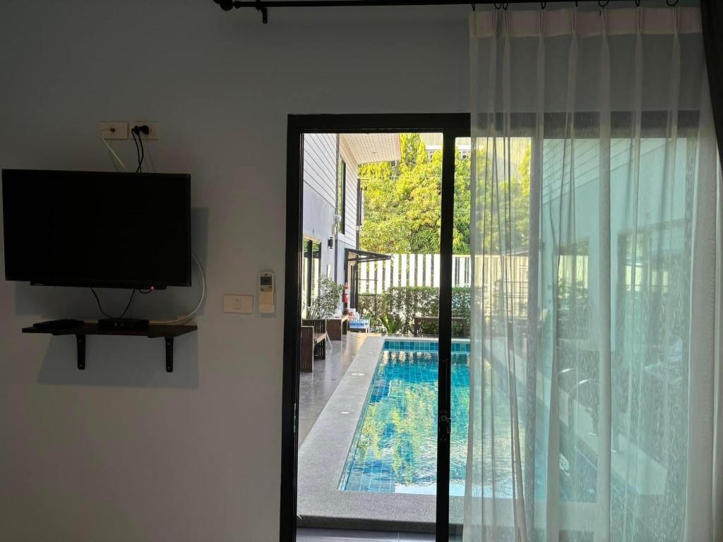 Bazén v ubytování The Huahin Hotel nebo v jeho okolí