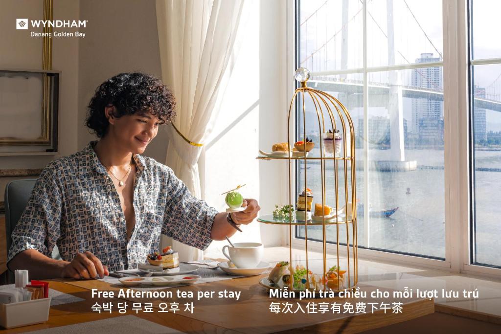 Phòng Deluxe Có Giường Cỡ King Nhìn Ra Thành Phố Có Ban Công