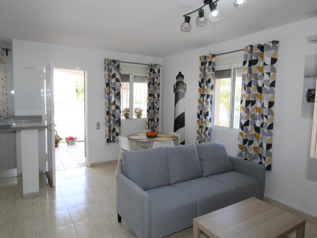 Posezení v ubytování Casa cerca del mar con piscina privada, wifi, aire opcional, mascotas bienvenidas, playa para perros. - ES-184-55