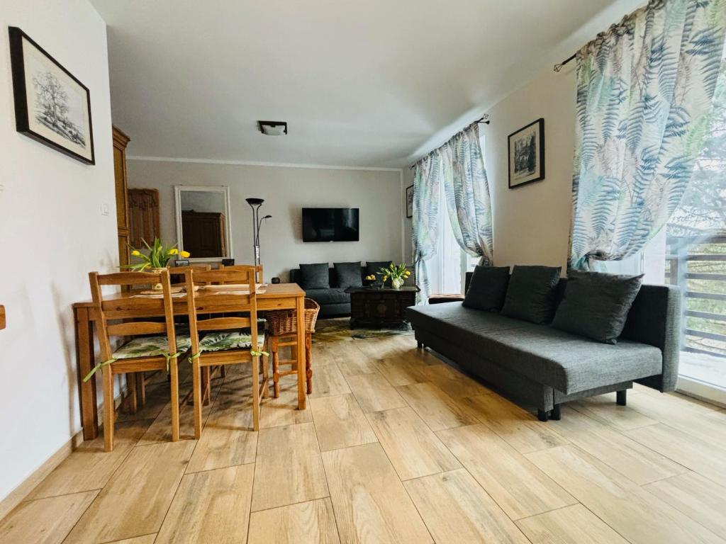 Na Stoku - Apartment With Balcony