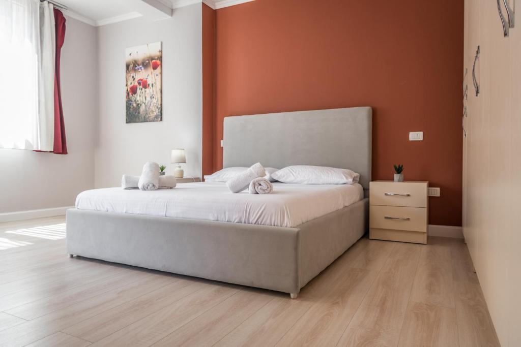 Lovely 2 Bedroom Apartment - Image 2