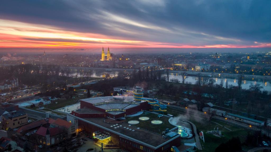 A bird's-eye view of Hunguest Szeged - ex Forrás