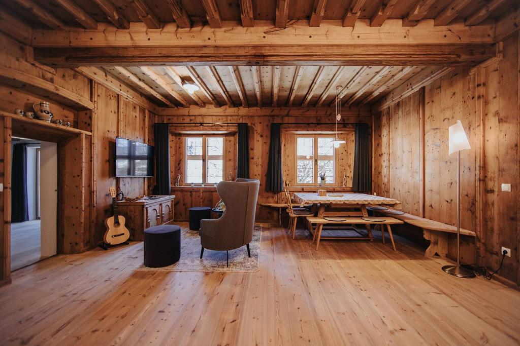Posezení v ubytování Alpin Chalet Samer Apt Bauernstube