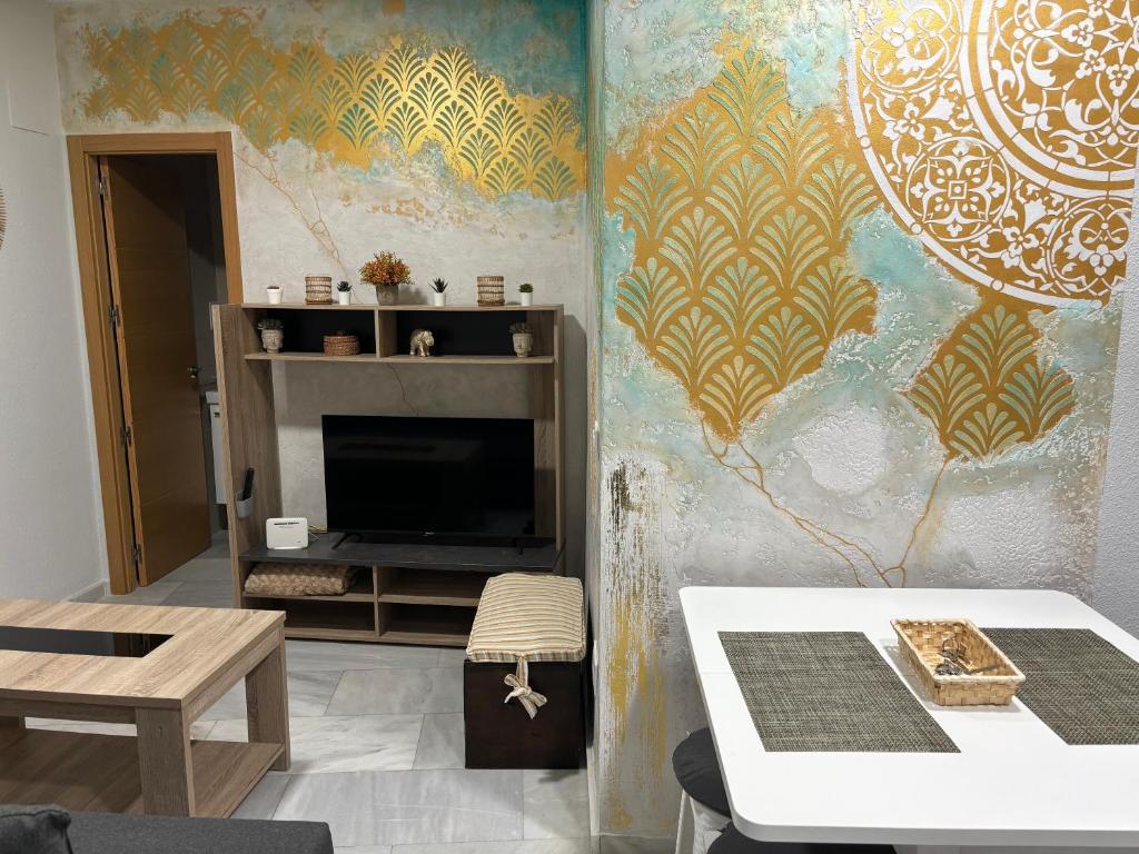 A seating area at Apartamento céntrico en Plaza San Miguel