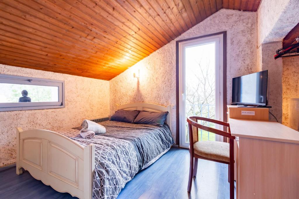 VILLA & JACCUZI-SAUNA-PISCINE-MASSAGES du 