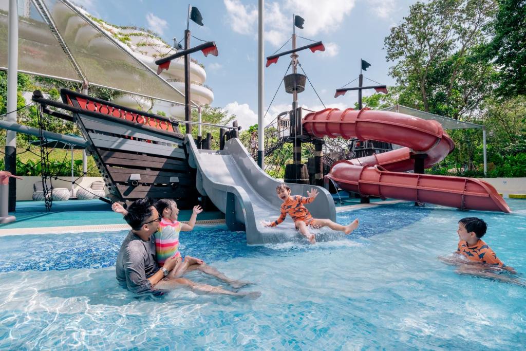 Bazén v ubytování Shangri-La Singapore nebo v jeho okolí