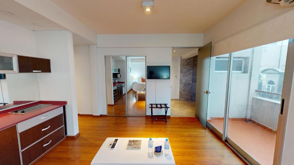 BENS Downtown Apartments - Studio With Balcony