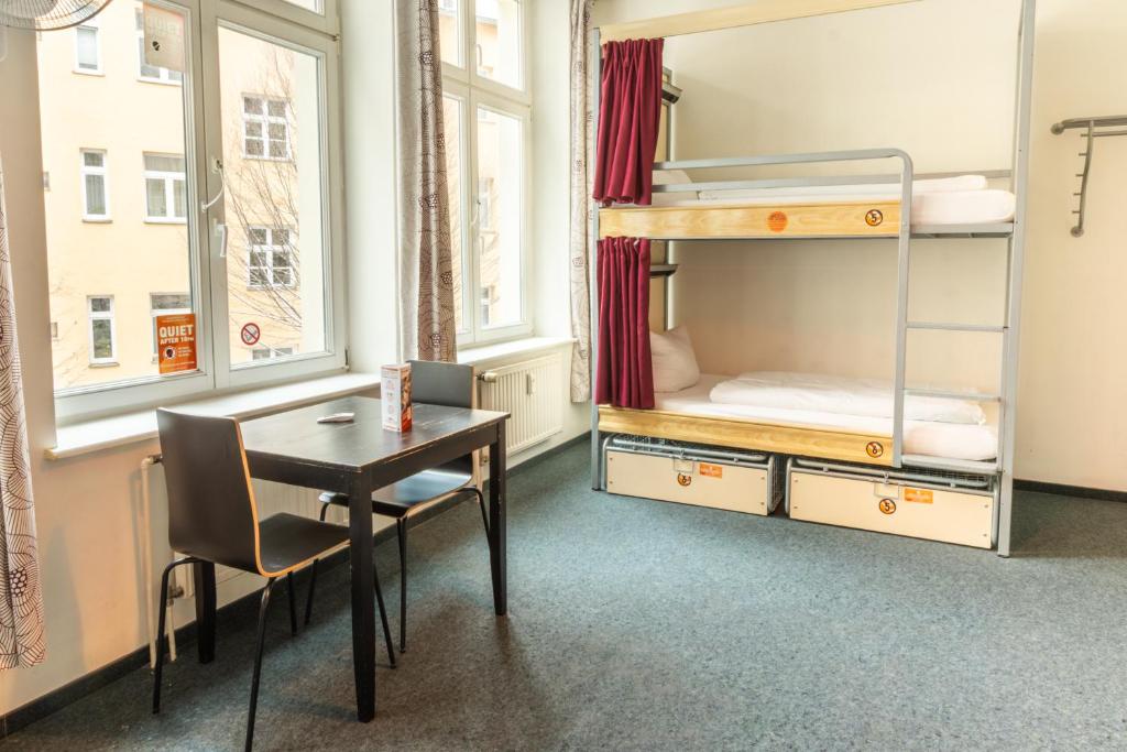 St Christopher's Inn Berlin - Alexanderplatz - Bed In 8-Bed Mixed Dormitory Room