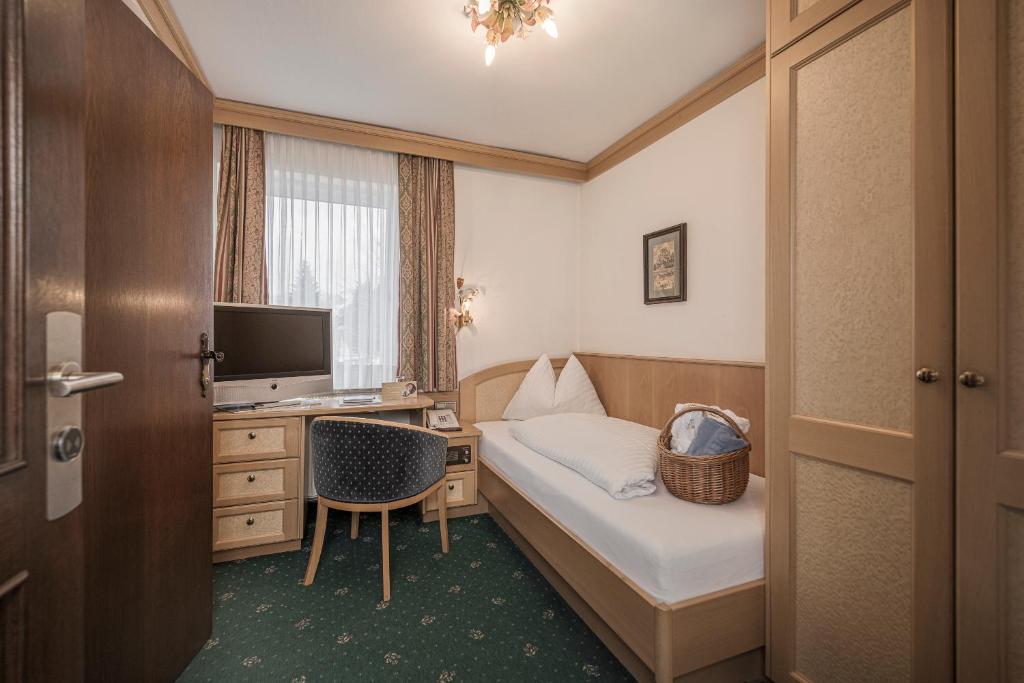 TV a/nebo společenská místnost v ubytování Hotel Alpina - Thermenhotels Gastein