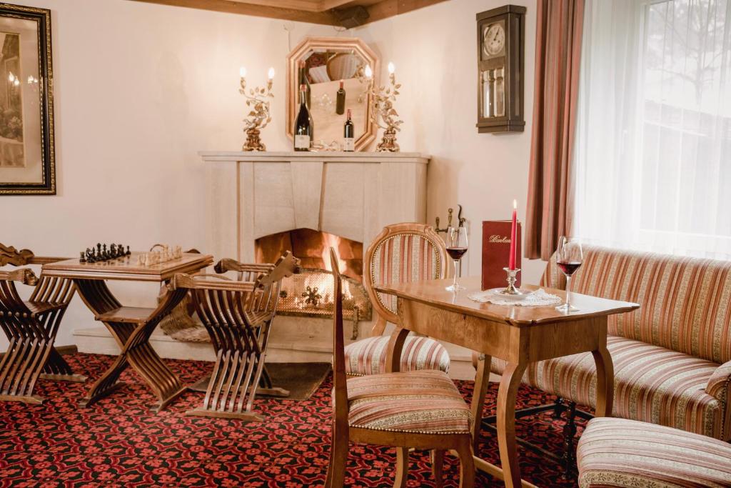 Posezení v ubytování Hotel Alpina - Thermenhotels Gastein
