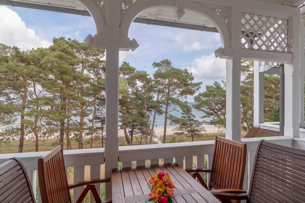 Villa Strandidyll Ap 10, Balkon mit Meerblick, Strandkorb, Binz