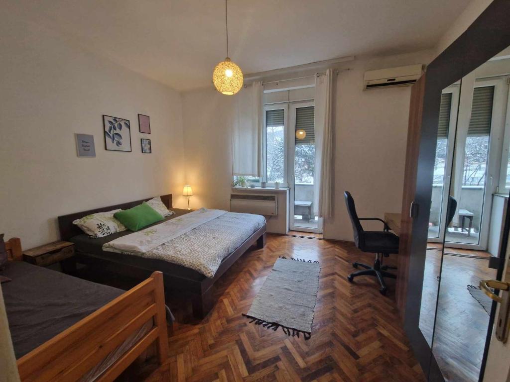 Postel nebo postele na pokoji v ubytování Central Station Private Rooms