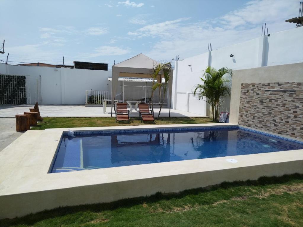 Bazén v ubytování Suite 3 - General Villamil Playas nebo v jeho okolí