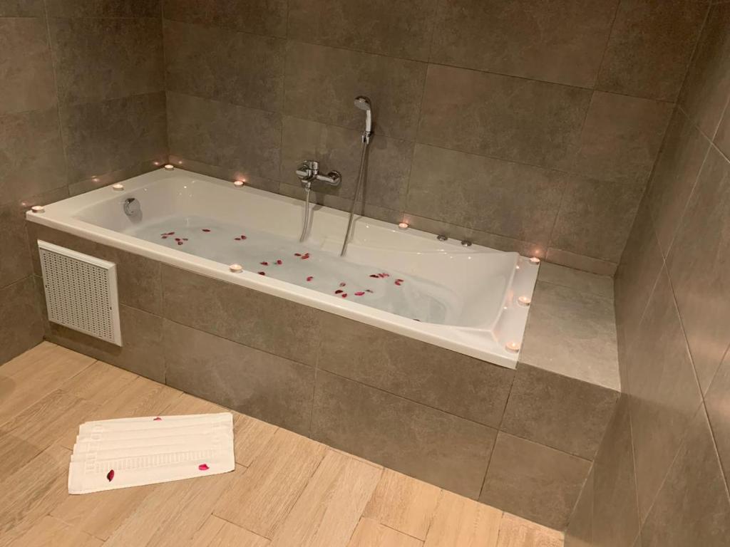 Koupelna v ubytování L'escale Hôtel & Spa By 7AV HOTELS