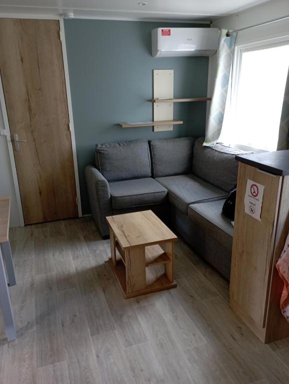 Posezení v ubytování mobile home for you Les Rives de Condrieu