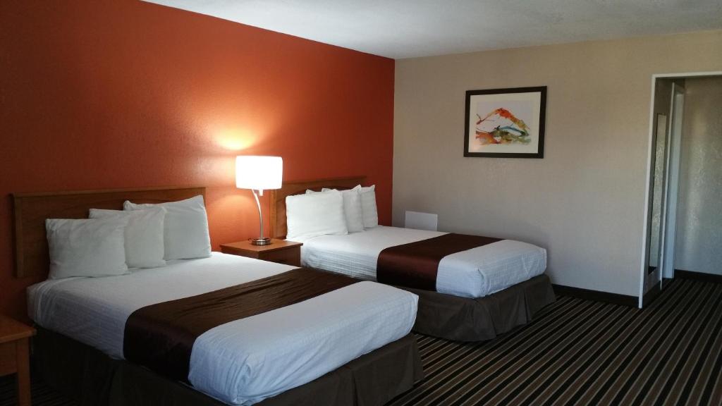 Westbridge Inn & Suites - Doppelzimmer Mit Zwei Doppelbetten - Nichtraucher
