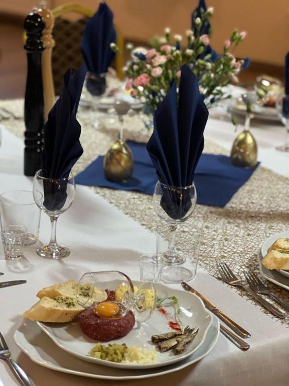 Jedzenie w hotelu lub w pobliżu