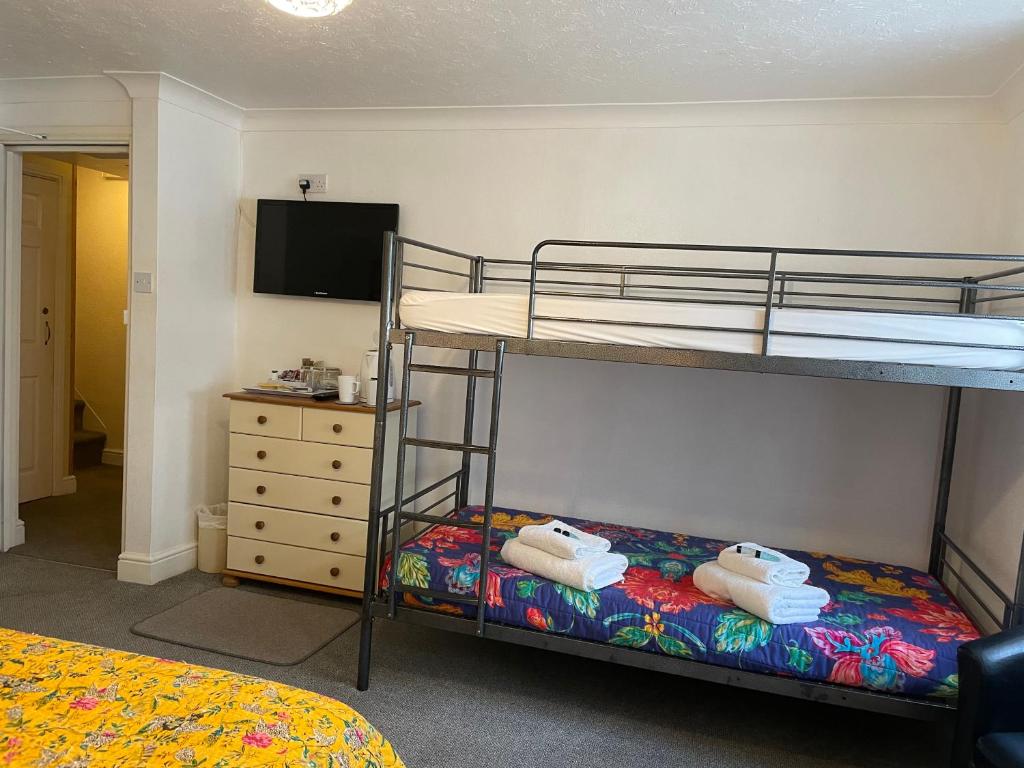 Babbacombe Palms - Family Room