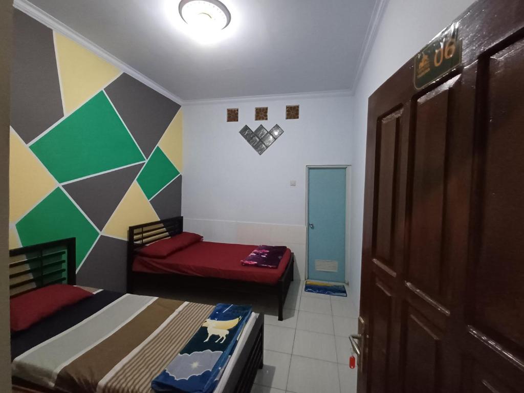 Hostel TARUNA - Economy Double Or Twin Room