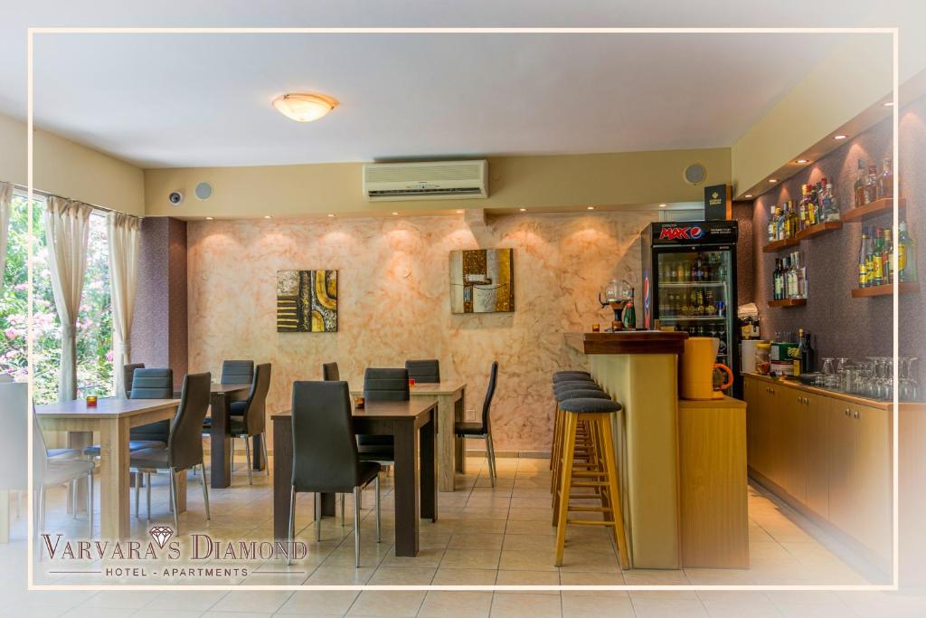 Restaurace v ubytování Varvaras Diamond Hotel