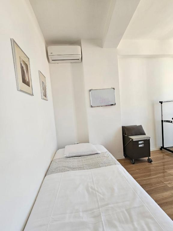 Danisa's Apartment - Image 1