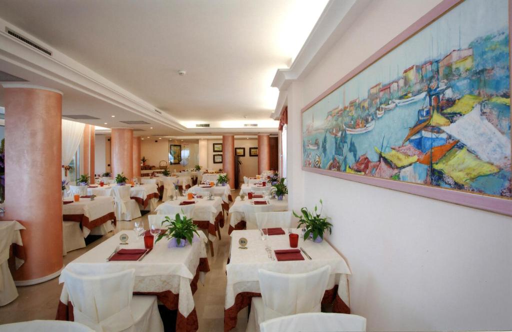 Restaurace v ubytování Hotel Adria sul Mare