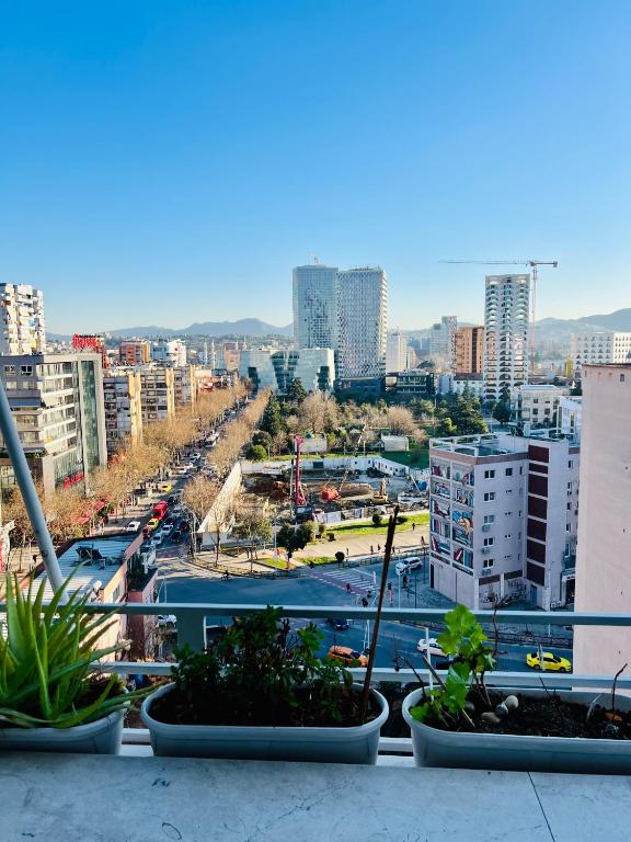 Tirana Gallery Apartment - City Center View - Image 6