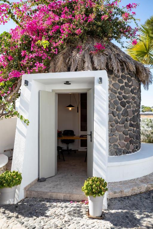 Imagen de la galería de Louis Studios Santorini, en Kamari