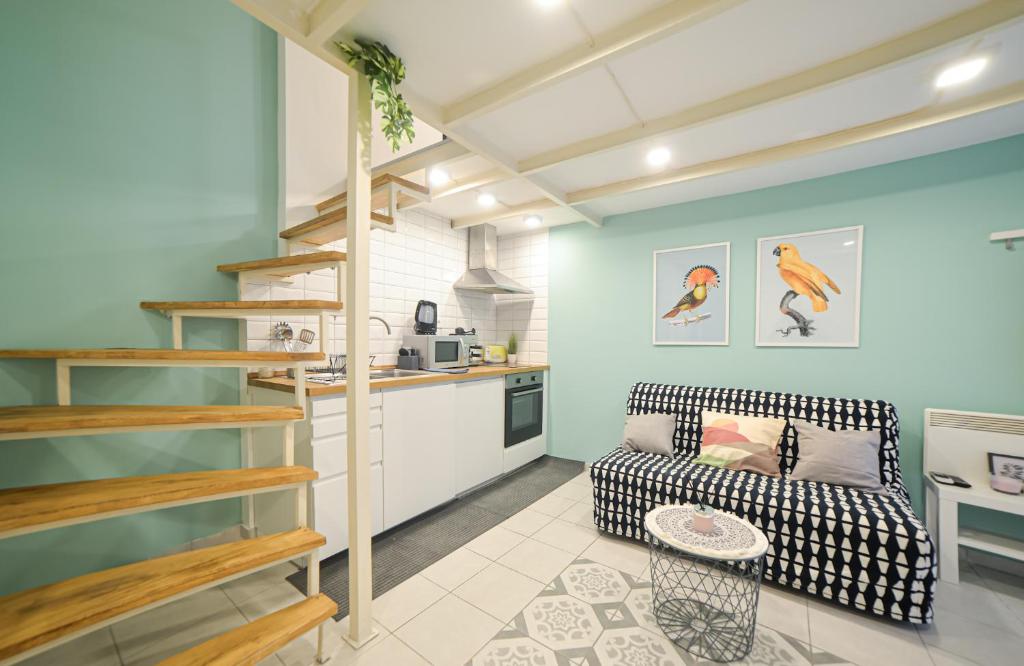 Global Living - Dazzling Dob Dwelling - One-Bedroom Apartment