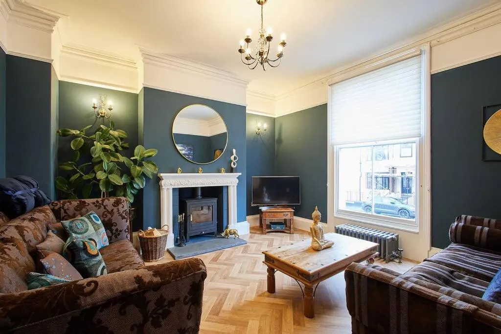 Deja Blue Beautiful period property