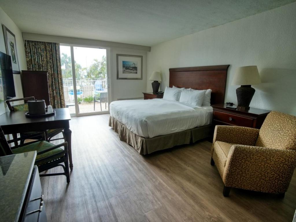 Treasure Island Hotel and Marina - King Room With Marina View - Non-Smoking