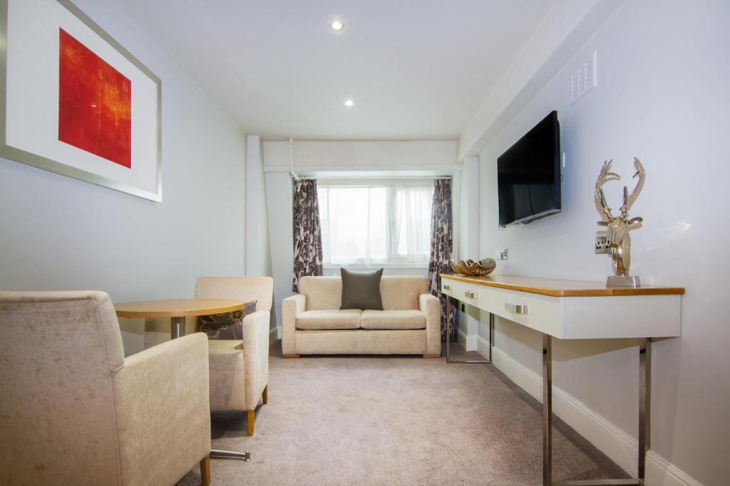 White Hart Hotel & Apartments - Resim 32