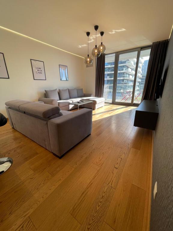 Ruang duduk di River View Belgrade Waterfront Luxury Appartment