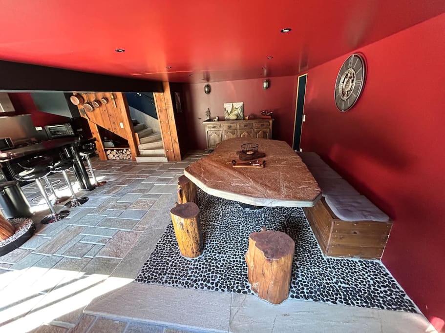 Ένα ή περισσότερα κρεβάτια σε δωμάτιο στο Villa de charme vue mer