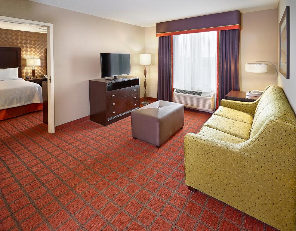 Homewood Suites Calgary Airport - Resim 37