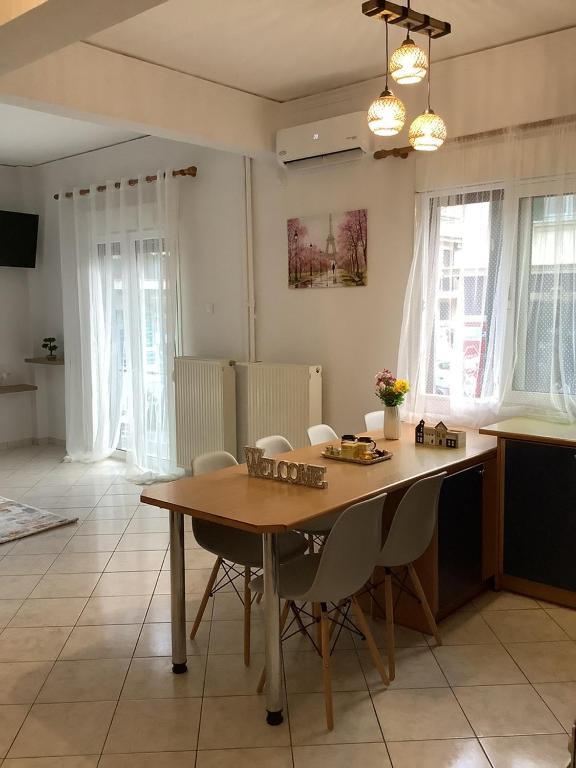 NeMapartment next to metro, Monastiraki, Plaka, Acropolis