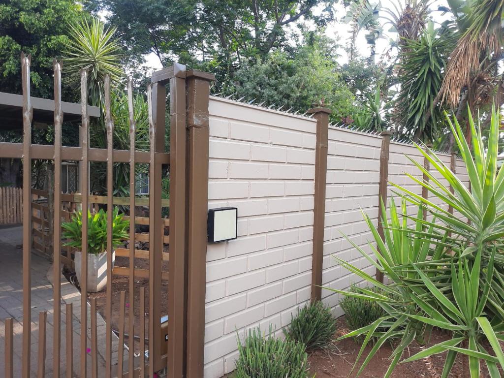Gambar di galeri bagi Ubuntu Guesthouse di Pretoria