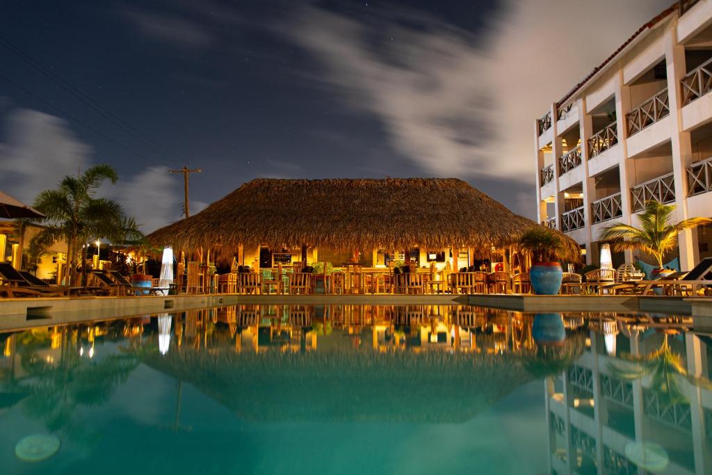 Bazén v ubytování Bloozz resort Bonaire nebo v jeho okolí