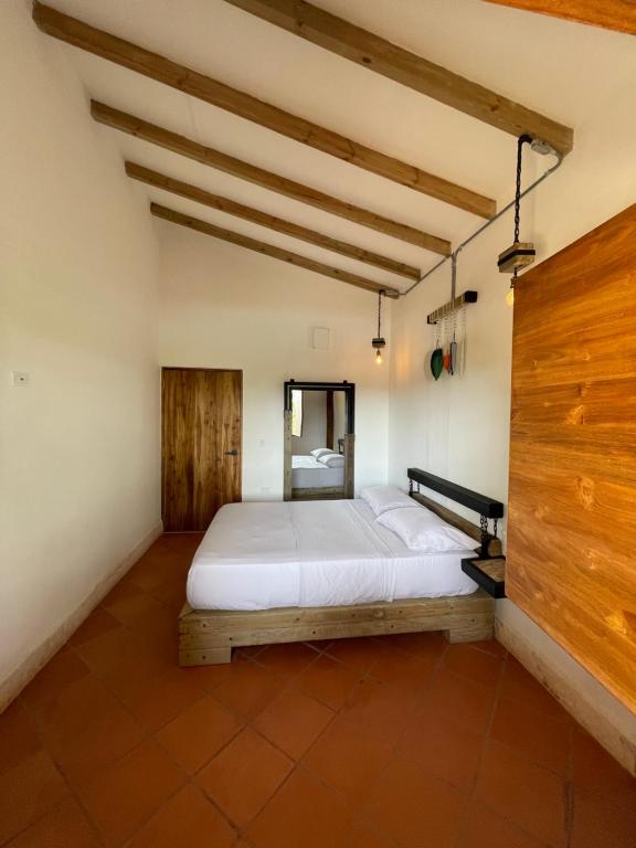 Postel nebo postele na pokoji v ubytování Finca Hotel el Valhalla