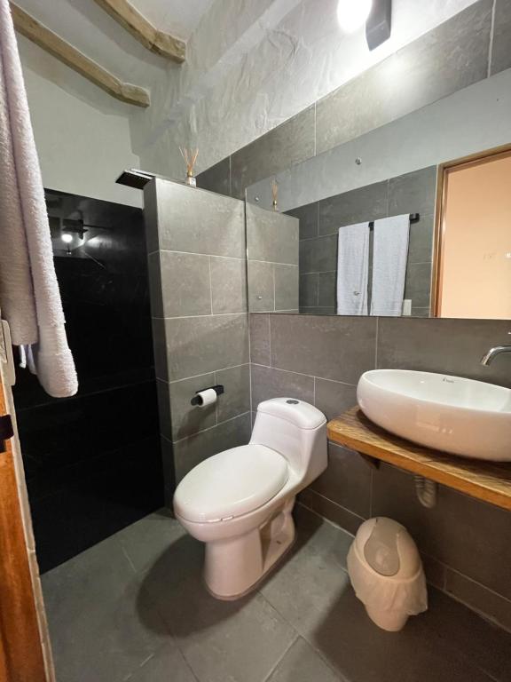 Koupelna v ubytování Finca Hotel el Valhalla