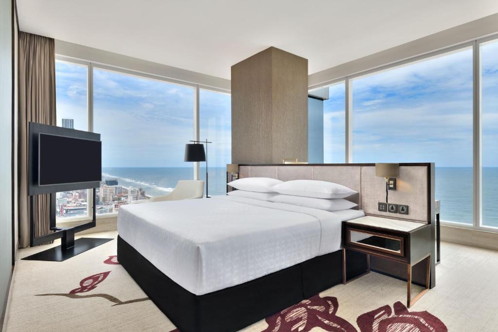 Postel nebo postele na pokoji v ubytování Sheraton Colombo Hotel