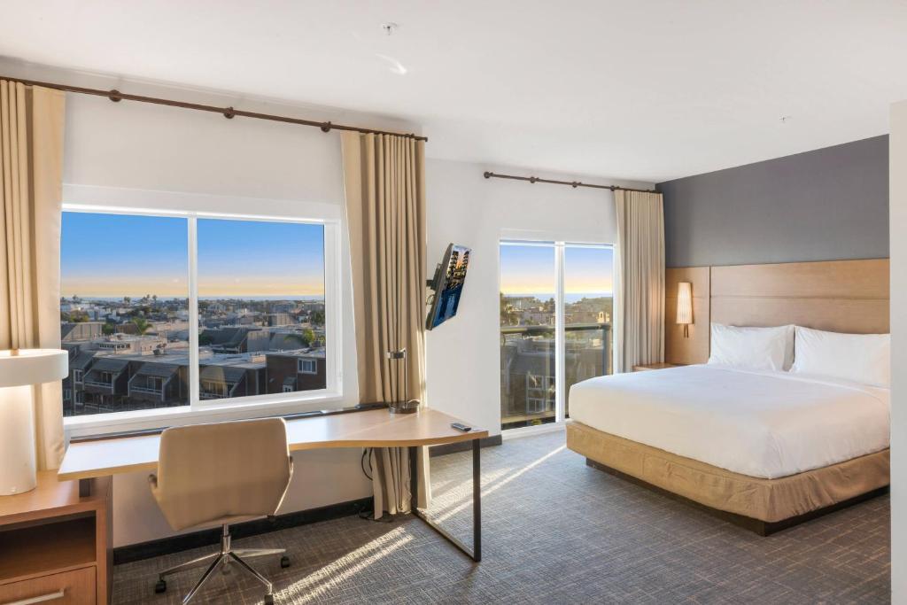 Residence Inn by Marriott Marina del Rey - Studio, 1 King, Water View, Upper Floor