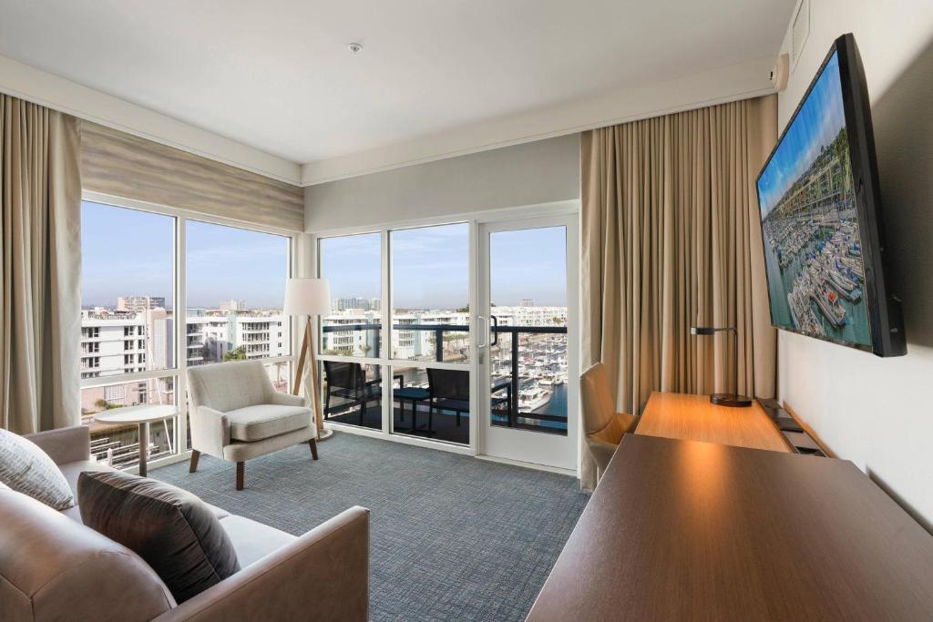 Residence Inn by Marriott Marina del Rey - 1 Bedroom Suite, 1 King, Water View