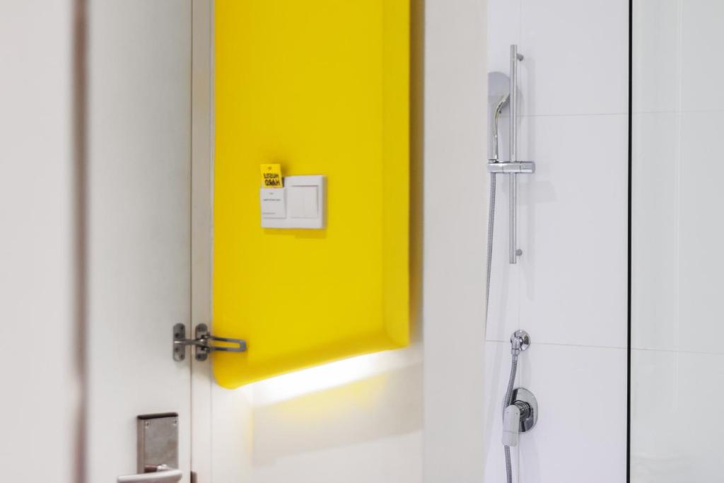 YELLO Hotel Kuta Beachwalk Bali photo