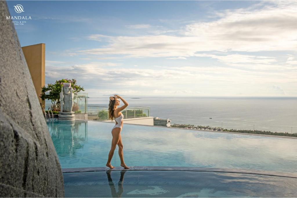 Hồ bơi trong/gần M Continental by Mandala Phu Yen - 24hours Stay