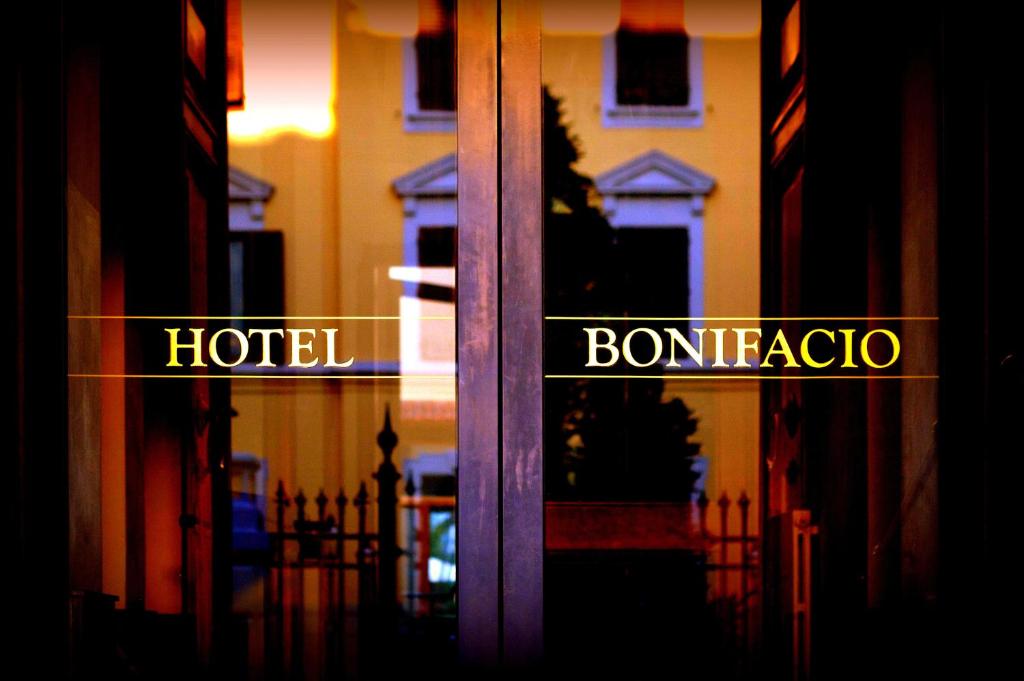 Certifikát, hodnocení, plakát nebo jiný dokument vystavený v ubytování Hotel Bonifacio