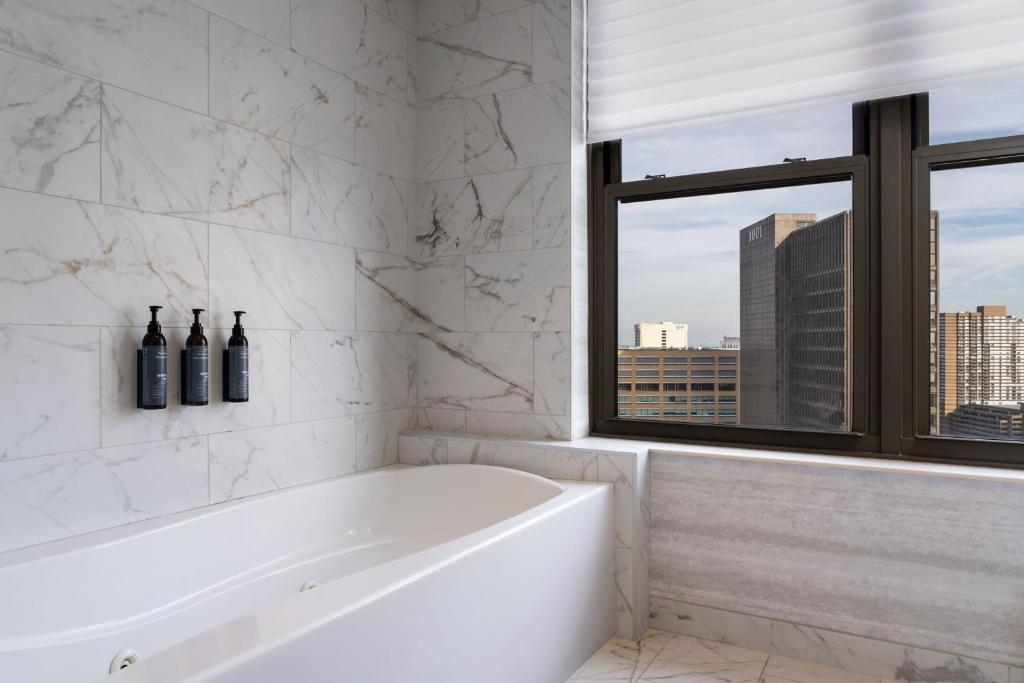 The Westin Book Cadillac Detroit - Suíte De Luxo Do Clube, Nível De Clube, Suíte Maior De 1 Quarto