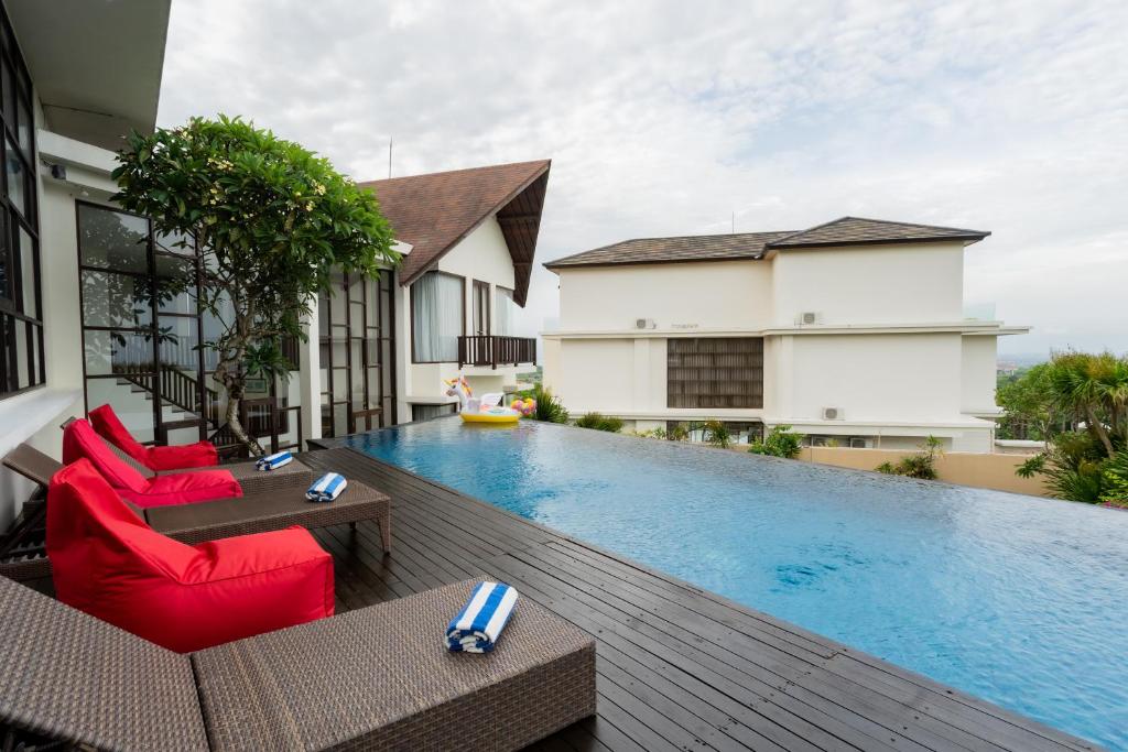 Bazén v ubytování Jimbaran Sea View Villa nebo v jeho okolí