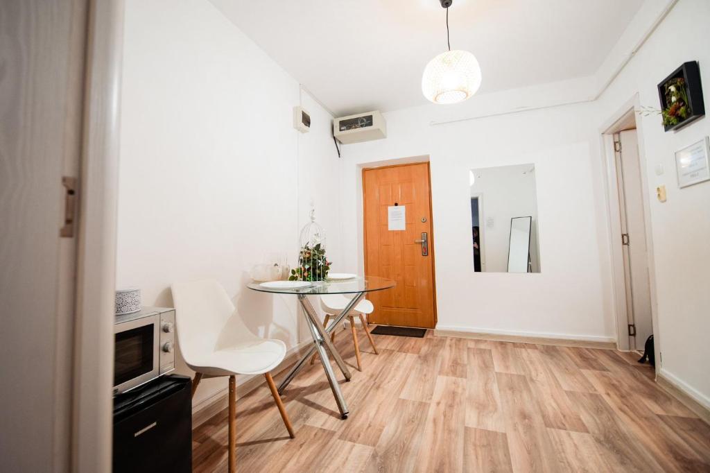 Complex Omnia - Apartamente Husi - One-Bedroom Apartment