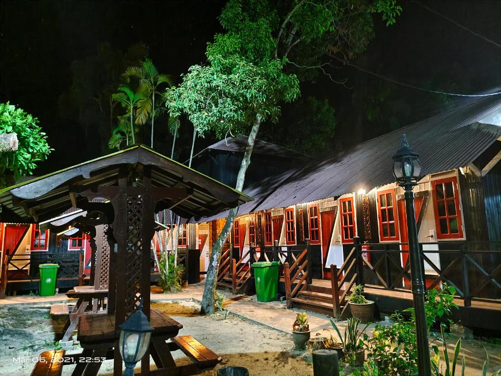 KEMBARA RESORT - Housity
